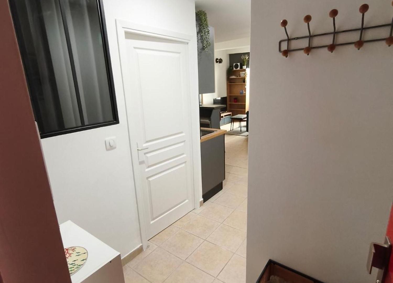 Cozy 50 M2 - Balcony & Air Conditioning! Heart Of Old Appartement