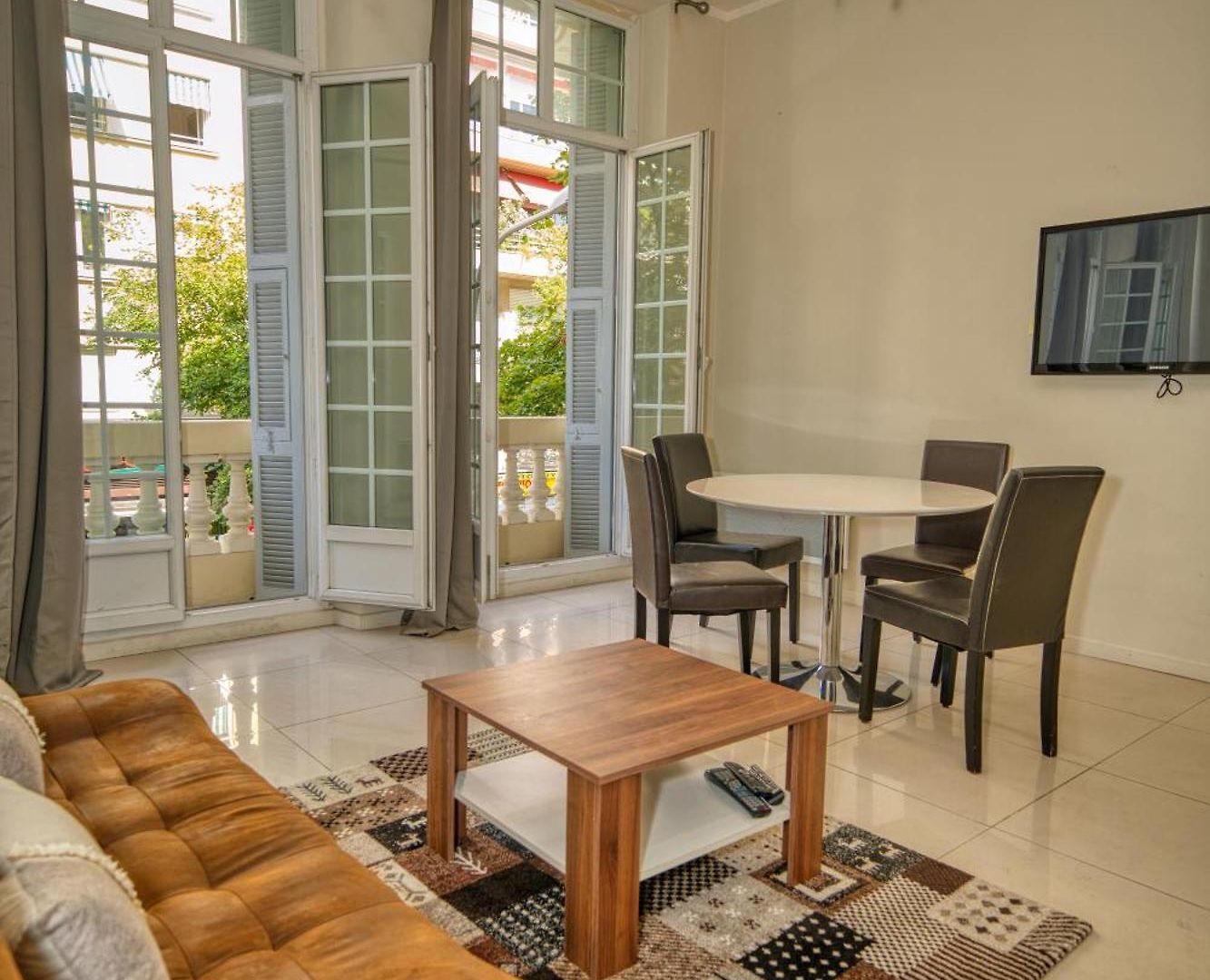 Appartement Stylish 1-bedroom Minutes From Beach&promenade *