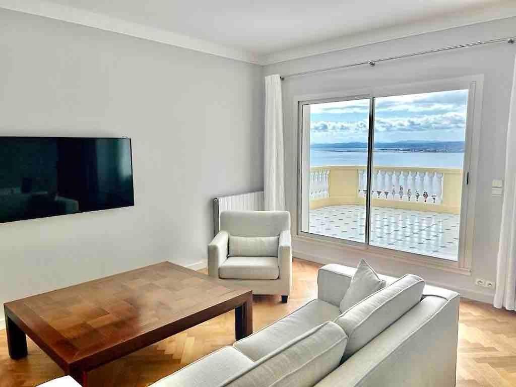 With Large Terrace & Sea View Over Appartement *