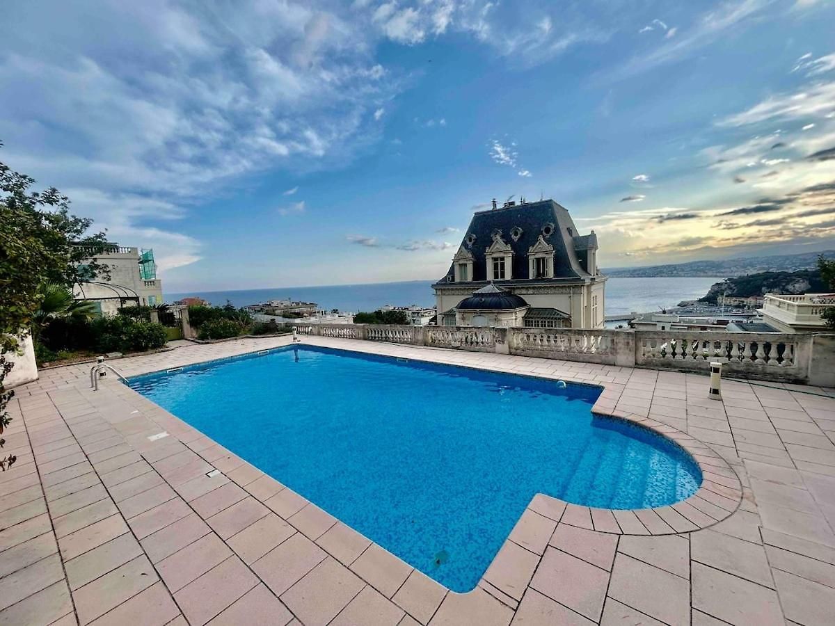 Appartement With Large Terrace & Sea View Over *