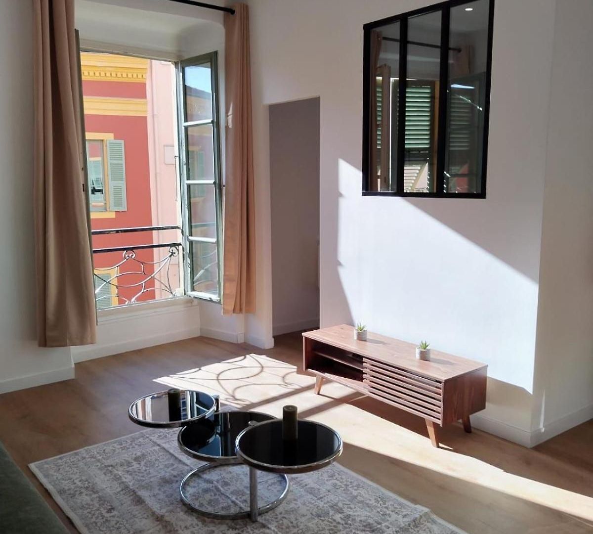 Appartement Magnifique 2 Pièces Place Massena *