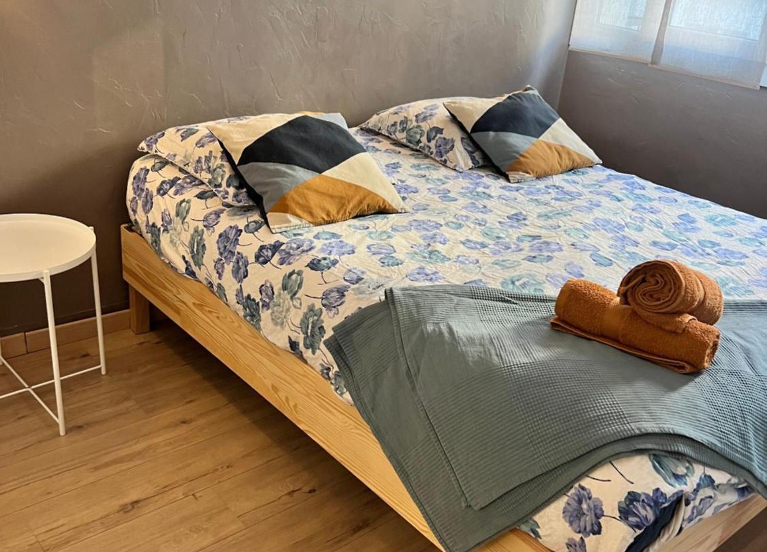 Appartement Bel Spacieux Avec Joli Balcon Arboré, Calme, Bien Situé, Centre *