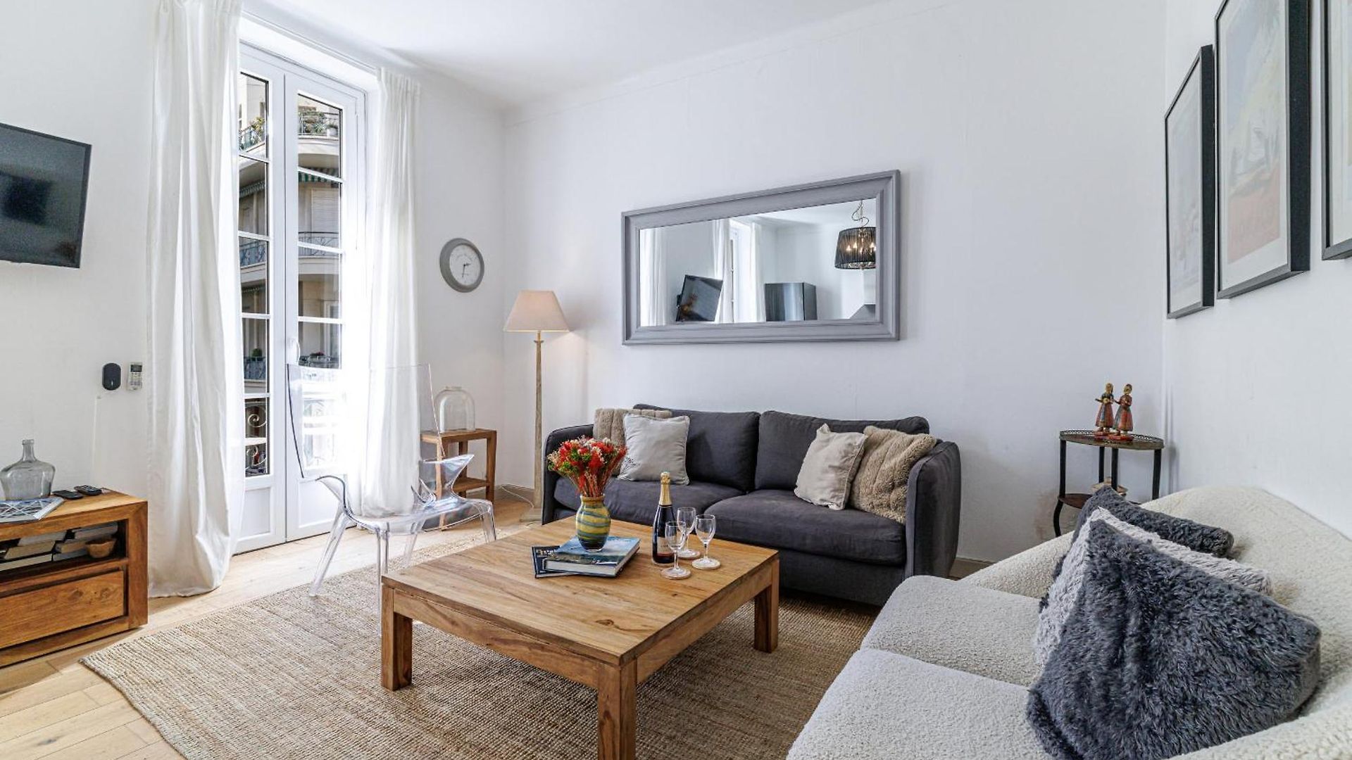 Wide & 3 Bdr - Ac & Balcony Apartment Nice
