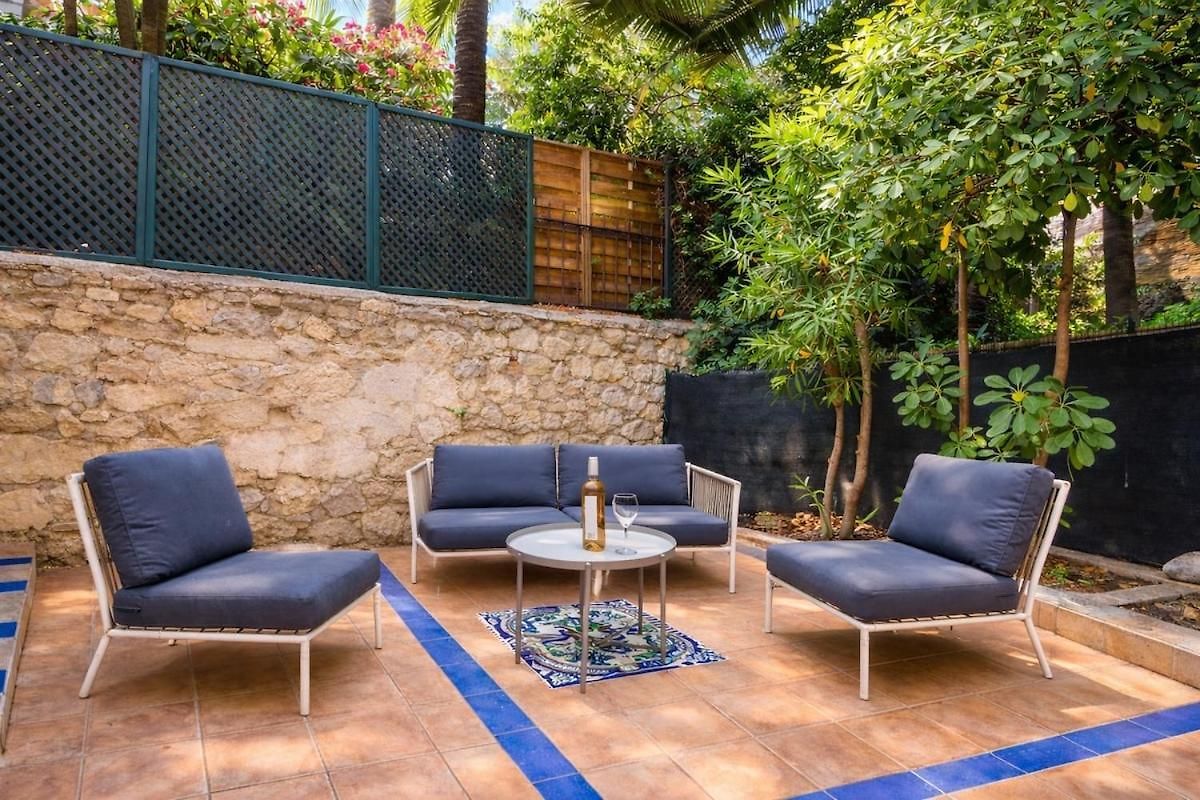 The With The Garden Appartement