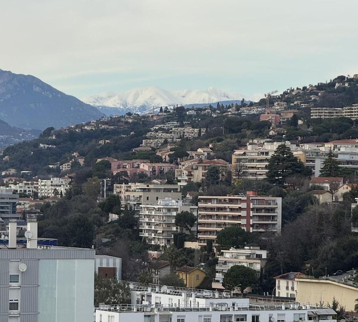 Appartement Deux Pièces Moderne Avec Balcon&vue Dégagée *