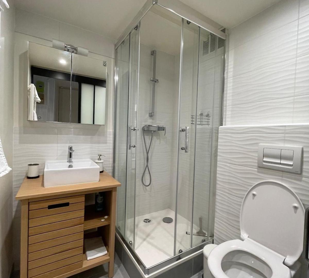 Bright Modern Studio, Port, Walk To Tram And Beach! Appartement *
