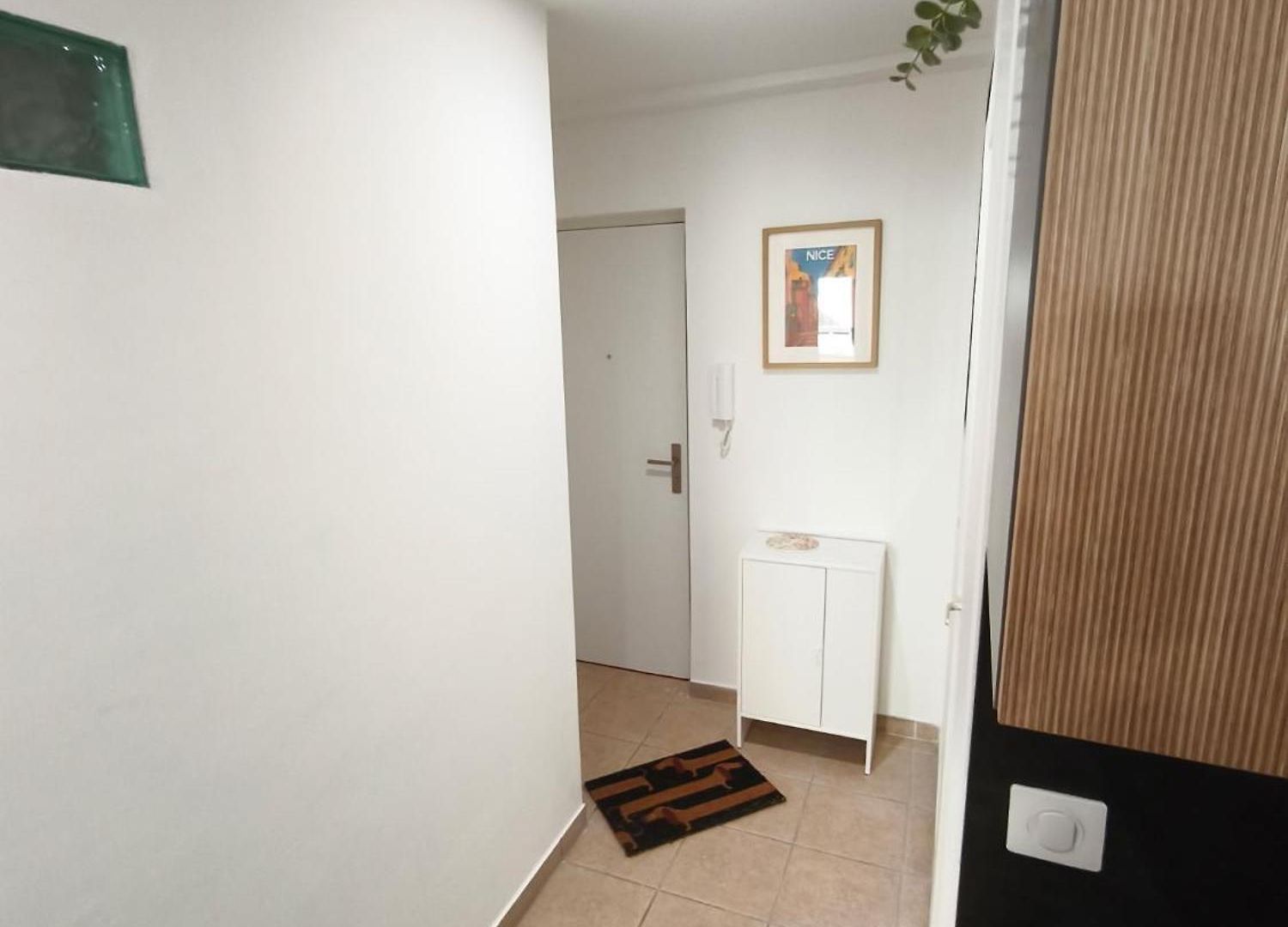 Cozy 50 M2 - Balcony & Air Conditioning! Heart Of Old Appartement