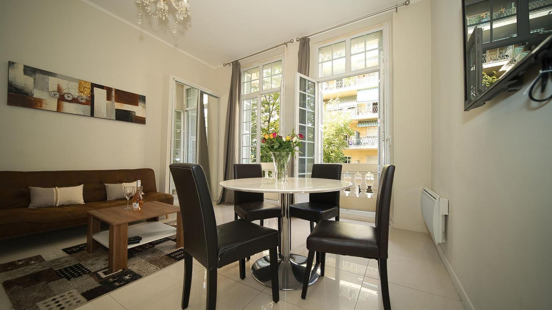 Stylish 1-bedroom Minutes From Beach&promenade Appartement *