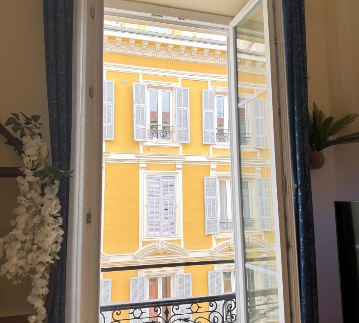 Apartment Cozy 1 Bedroom Near Negresco And