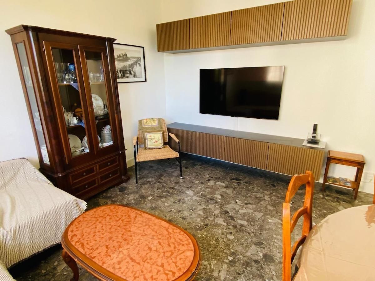 Center 2 Bedrooms Balcony Air Conditioning * Nice
