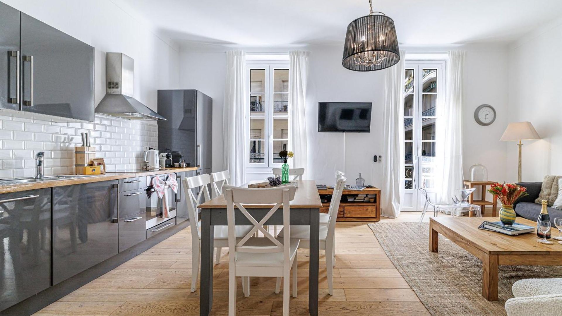Wide & 3 Bdr - Ac & Balcony Apartment