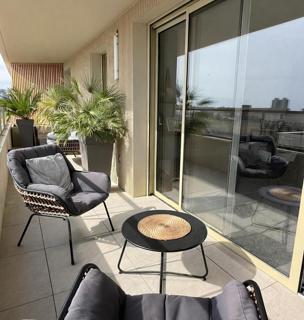 Luxury With Balcony & Rooftop Apartment Nice