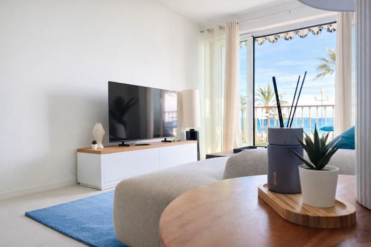 Luxury Beachfront 2br Promenade Des Appartement