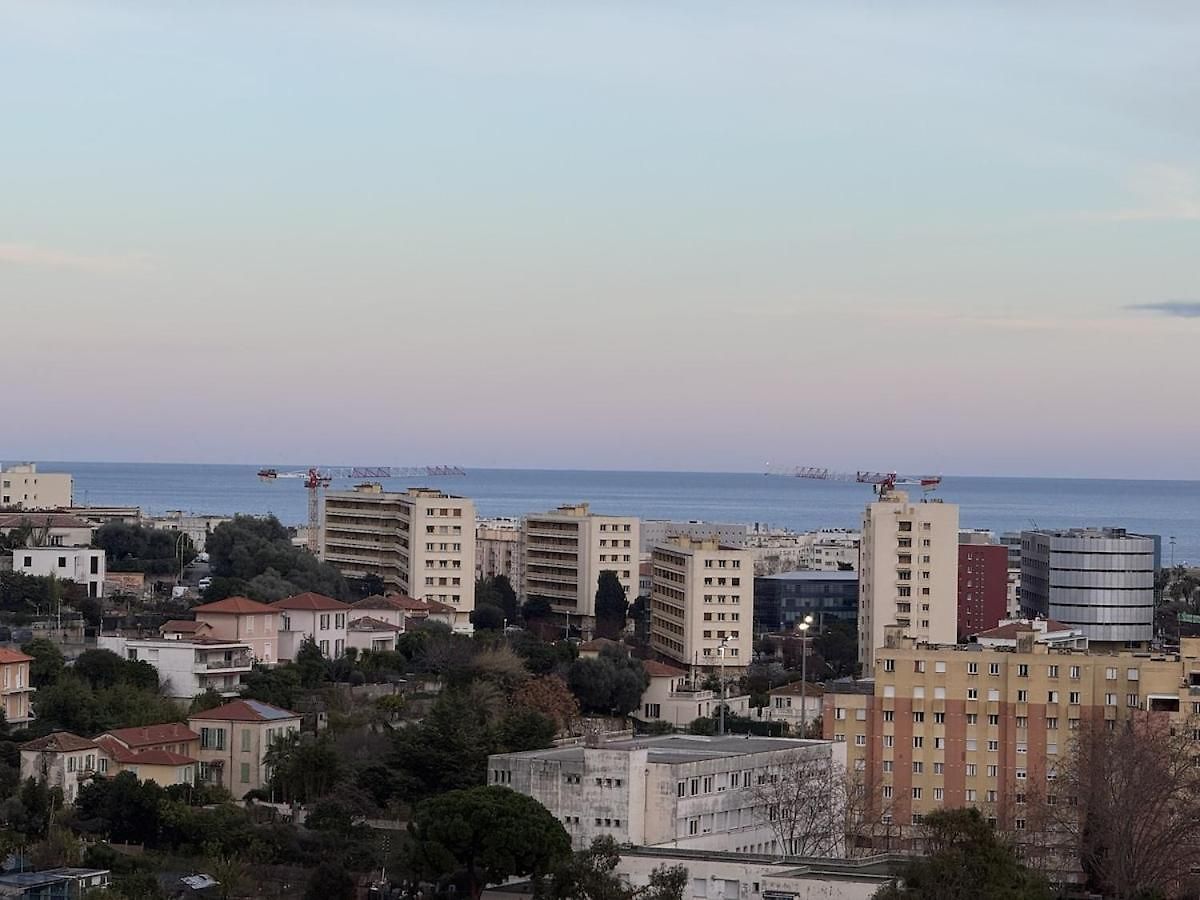 Deux Pièces Moderne Avec Balcon&vue Dégagée