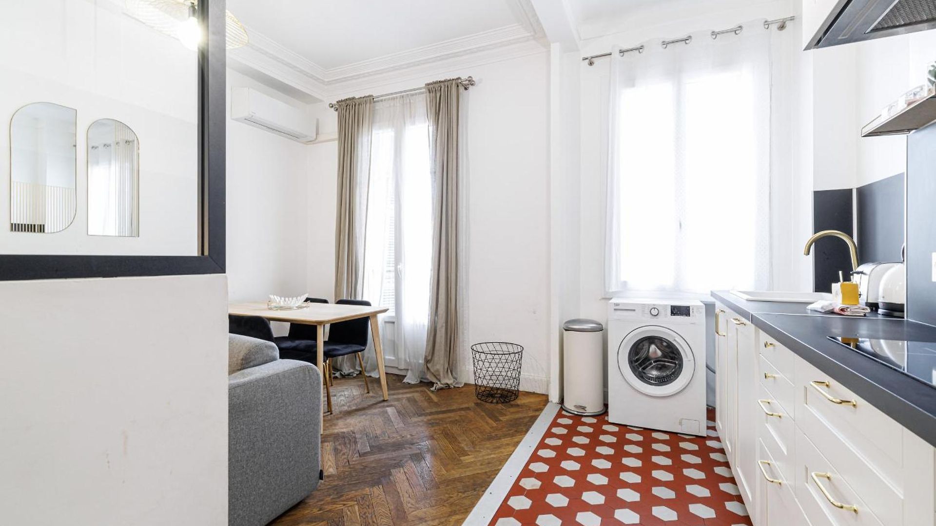 Large 2 Bdr Center Close To Train Station Appartement Nice