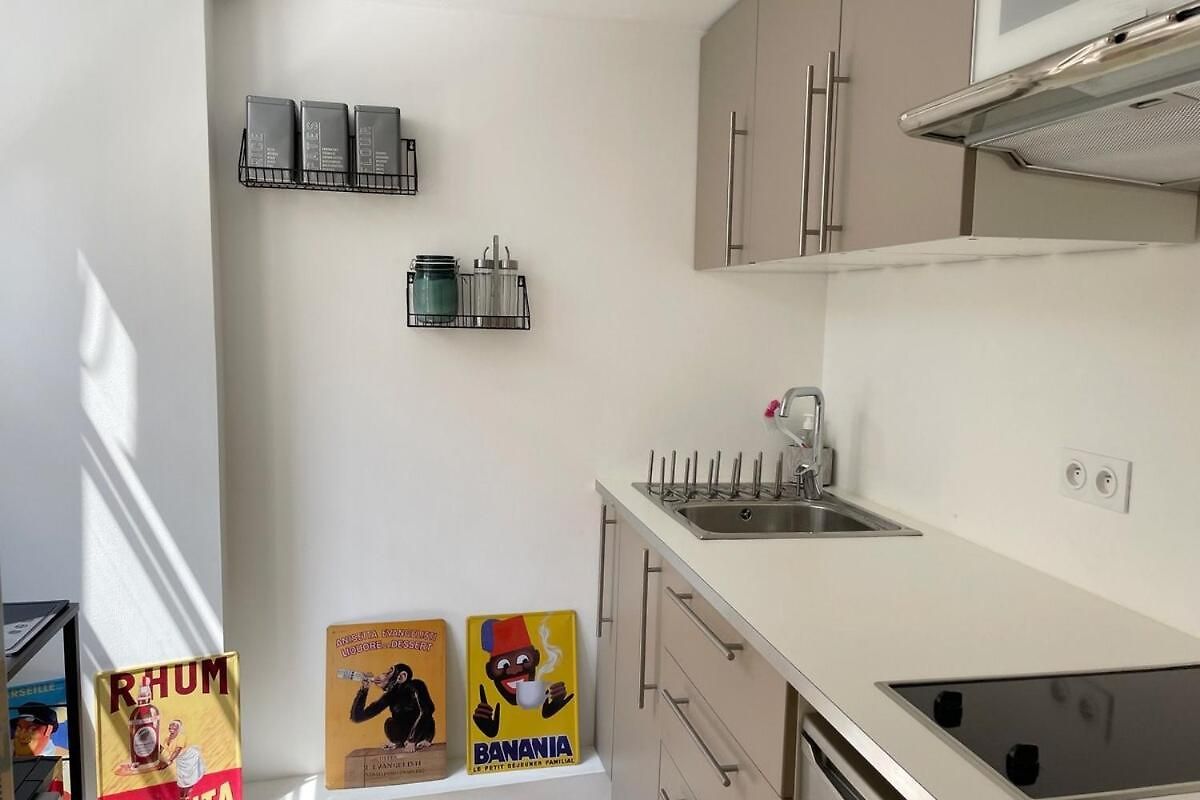 Bright Modern Studio, Port, Walk To Tram And Beach! Appartement *