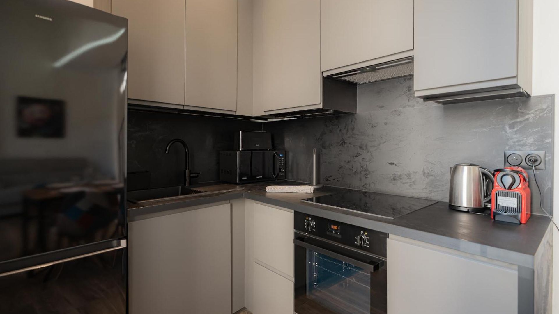 Beautiful 2-room In Port De Appartement Nice