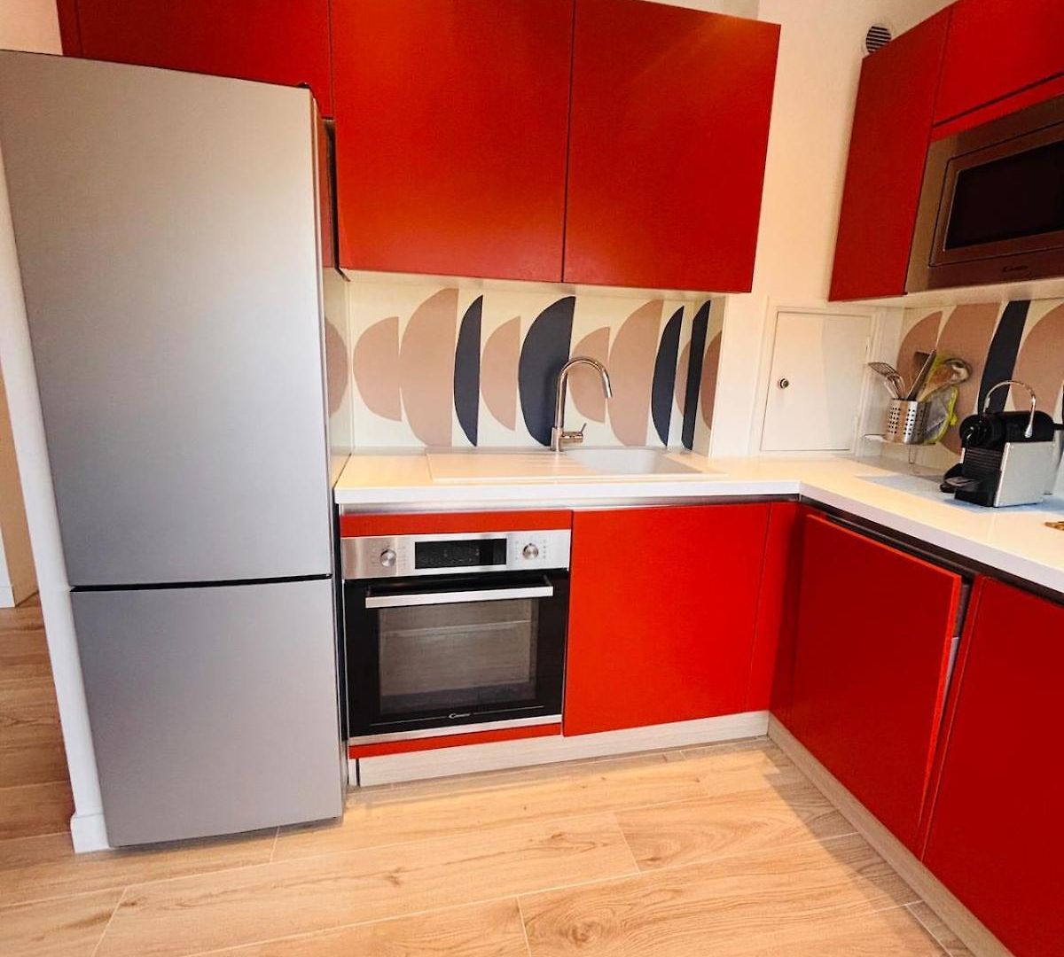 New - Golden Square - Large One-bedroom - Air-conditioning - Parking *