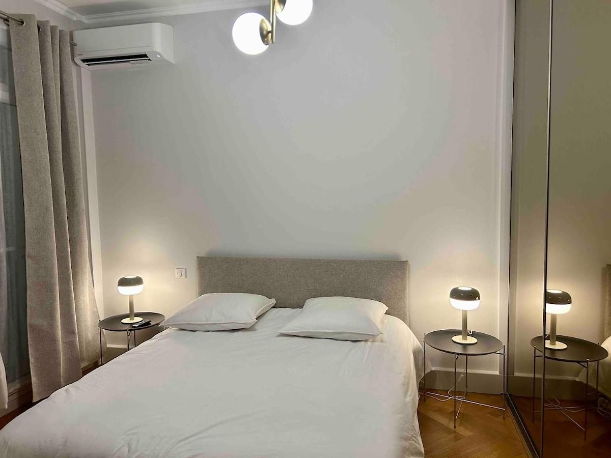 Appartement With Large Terrace & Sea View Over
