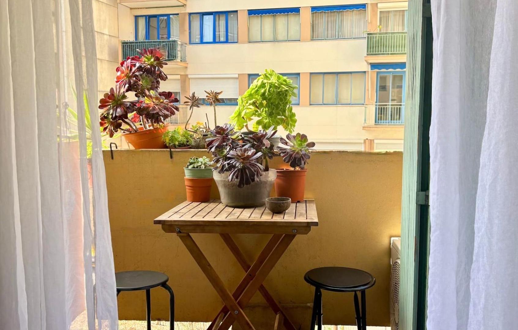 Bright Sea-view Balcony Getaway