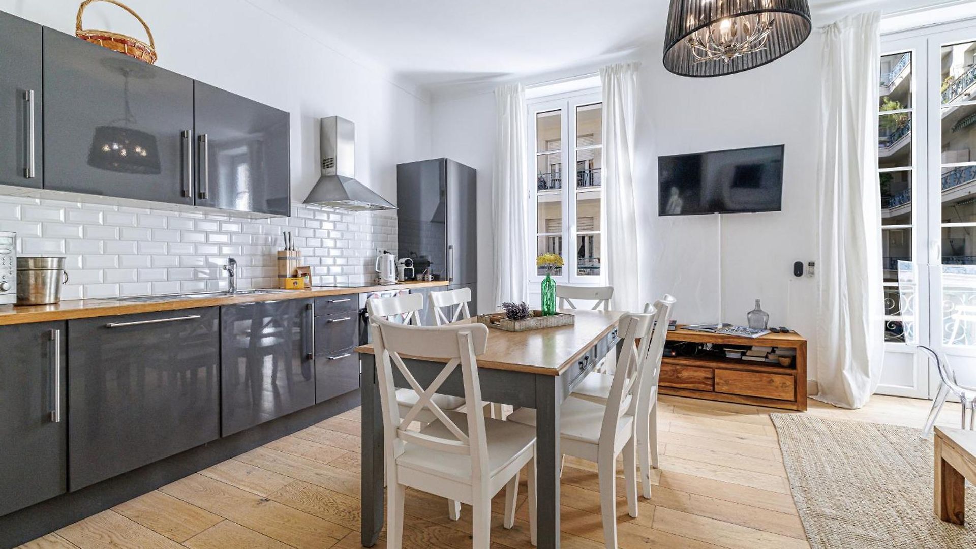 Apartment Wide & 3 Bdr - Ac & Balcony Nice
