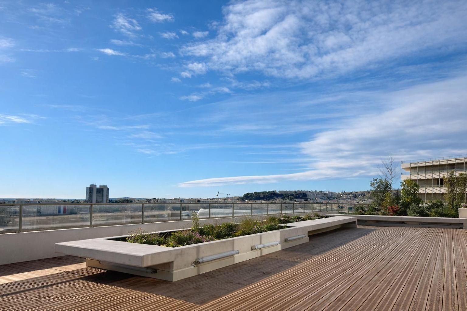 Apartment Luxury With Balcony & Rooftop