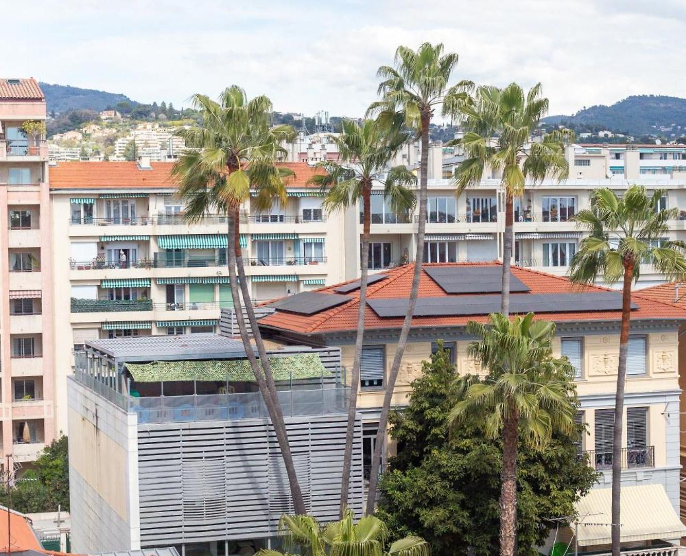 - Sweethome Spacious Flat - Balcon