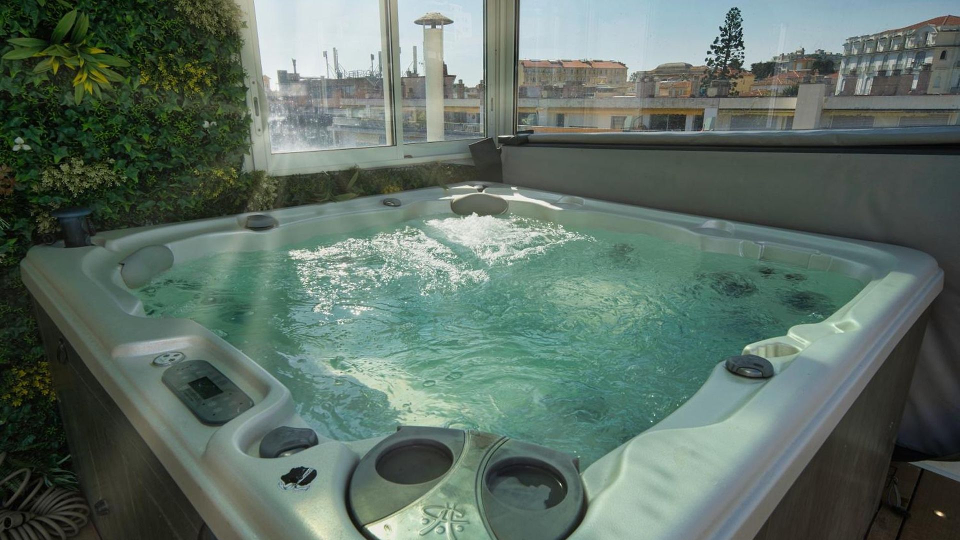 Luxury - Rooftop & Jacuzzi Appartement *