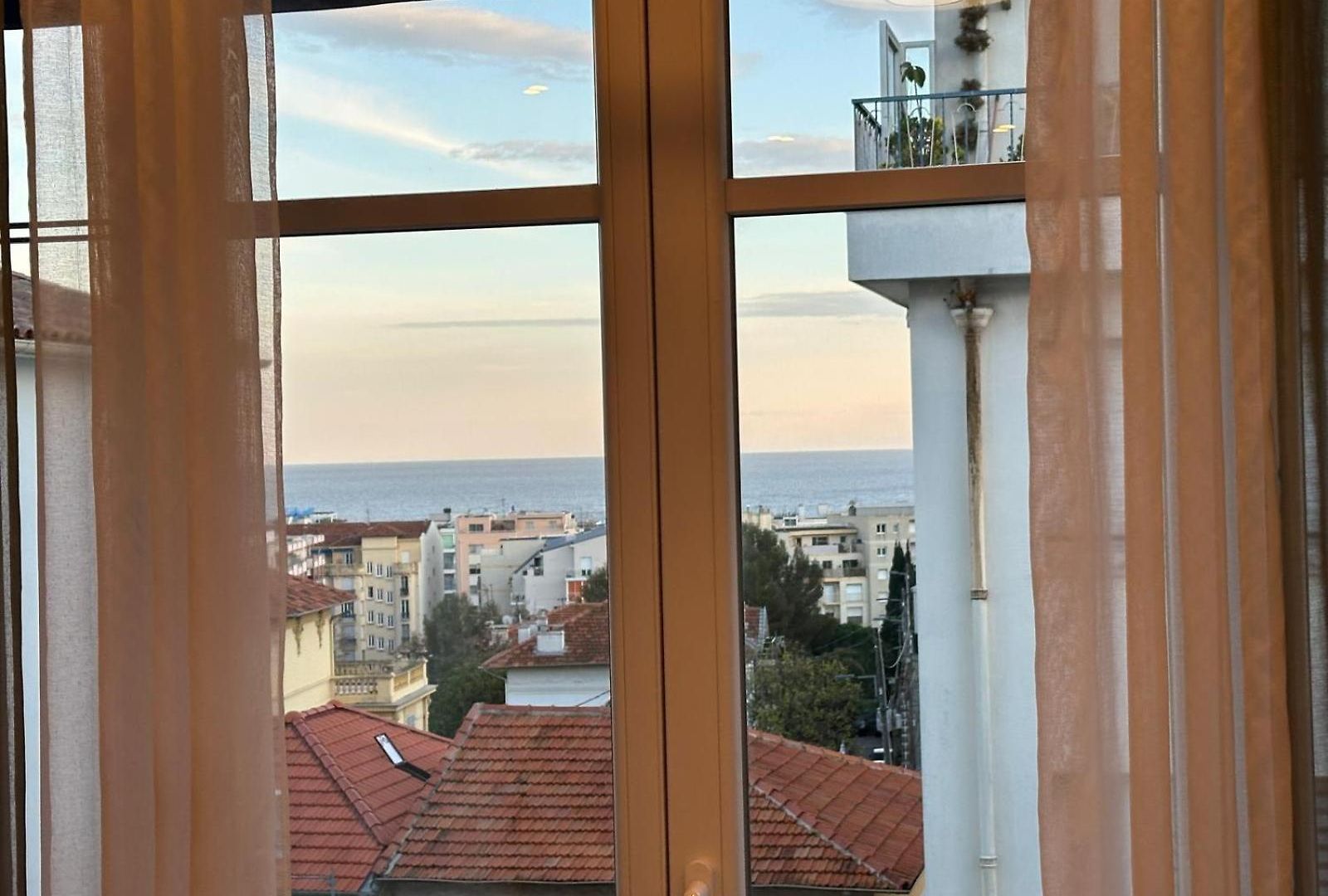 Avec Vue Sur à 5 Minutes De La Nice