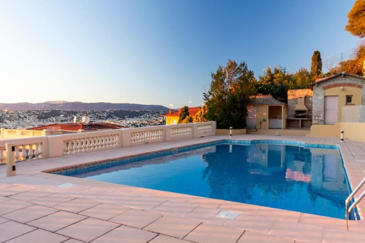 With Large Terrace & Sea View Over Appartement *