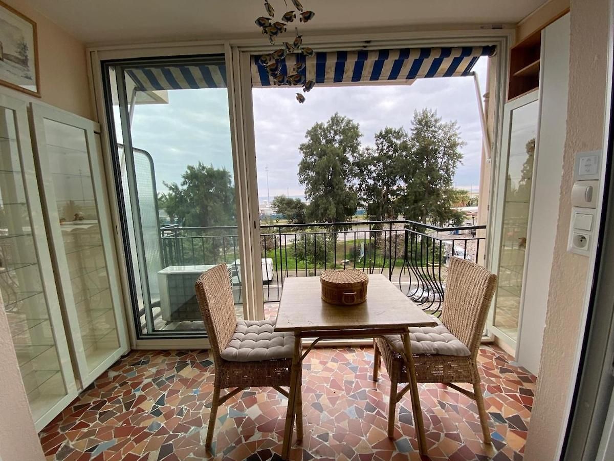Appartement Very With Sea View Close To Airport