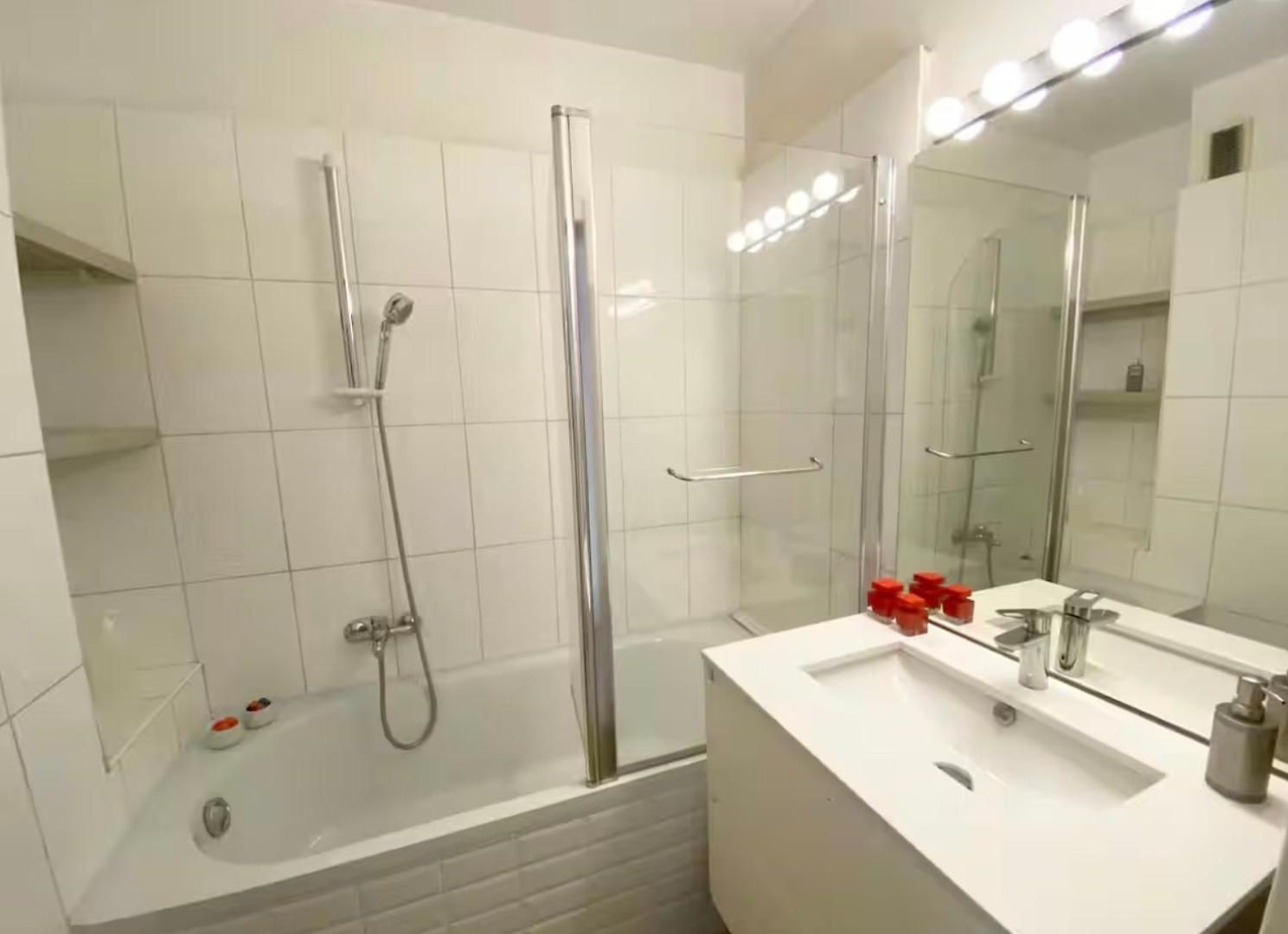 Panoramic Sea View - Terrace - Air Conditioning - 2 Bedrooms - Wifi - Kitchen - Tram Appartement Nice