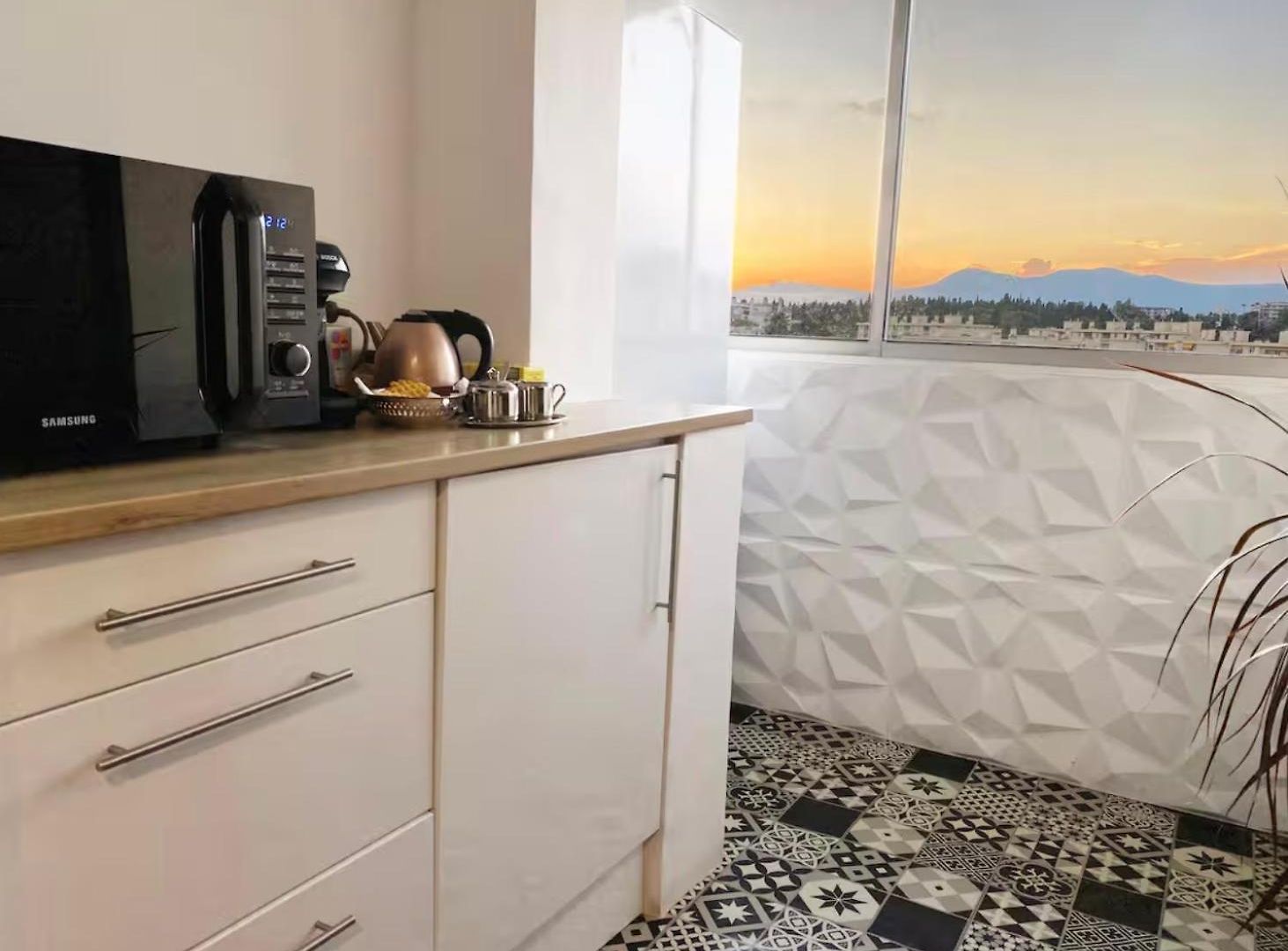 Panoramic Sea View - Terrace - Air Conditioning - 2 Bedrooms - Wifi - Kitchen - Tram * Nice