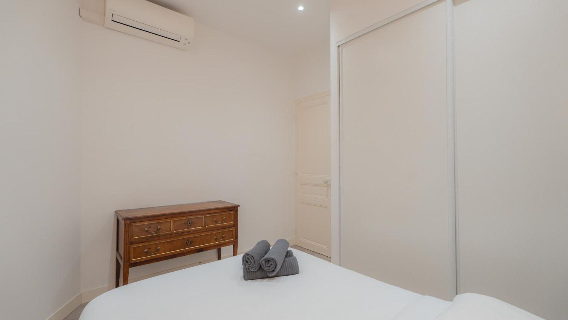 Appartement Superbe 3 Pièces Centre-ville Climatisé *