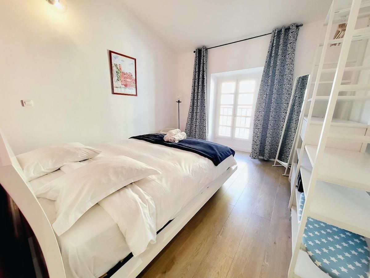 Apartment Aux Portes Du Vieux-nice - 2chambres / 4 Personnes - & A/c Nice