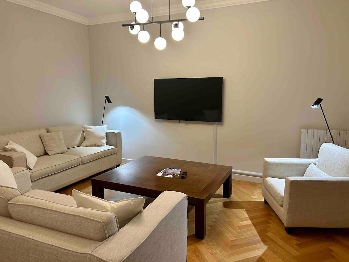 With Large Terrace & Sea View Over Appartement Nice