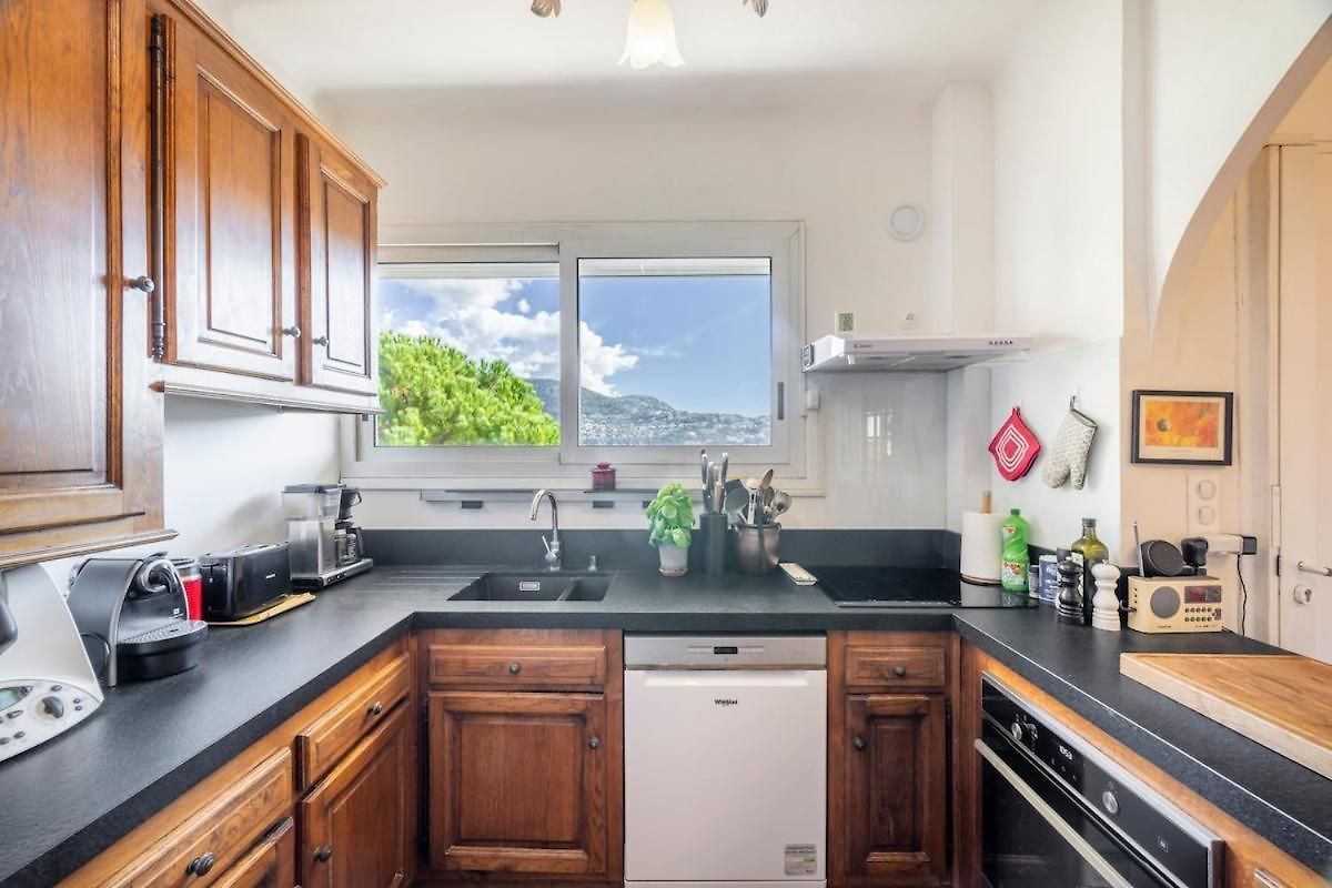 Azur Balcony Classic Charm With View Appartement