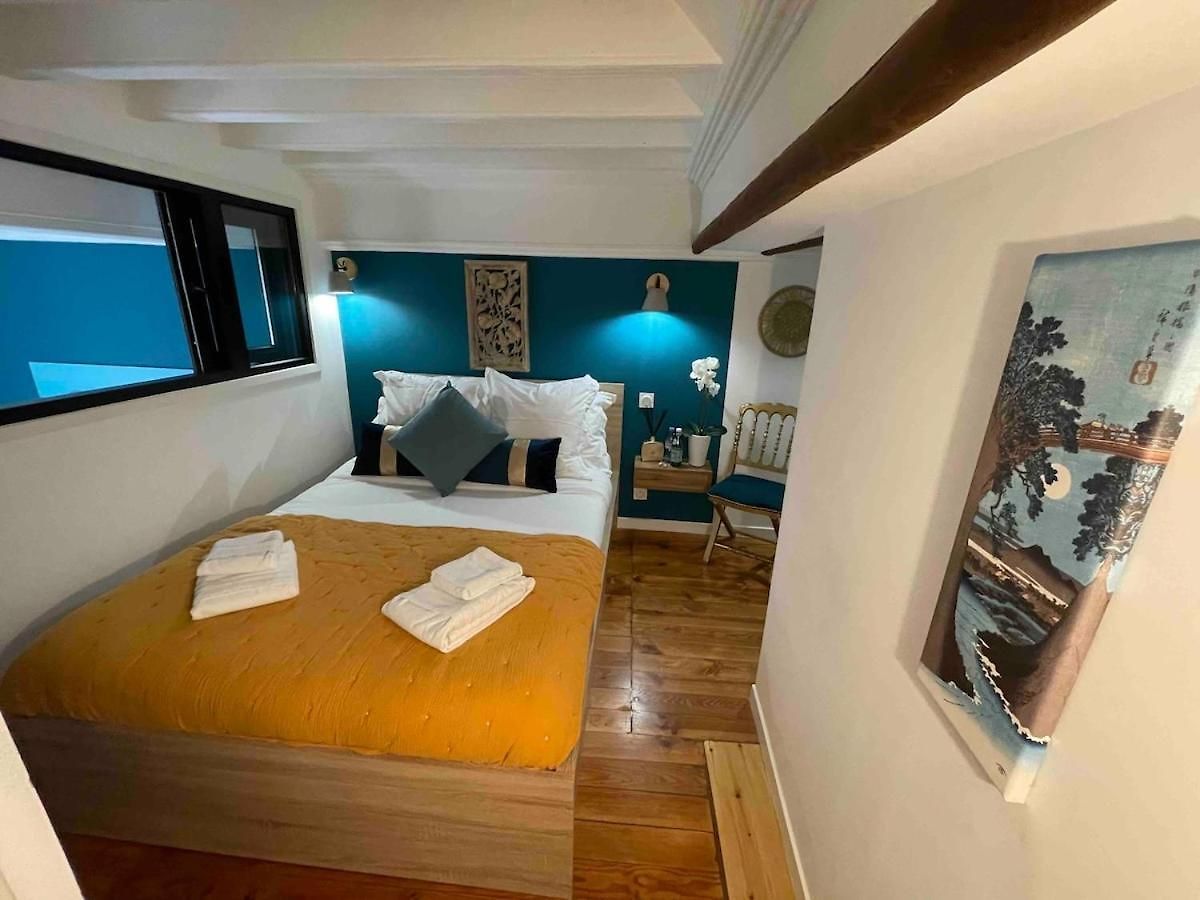 Charming Spacious Duplex Vieux Nice, 6 People