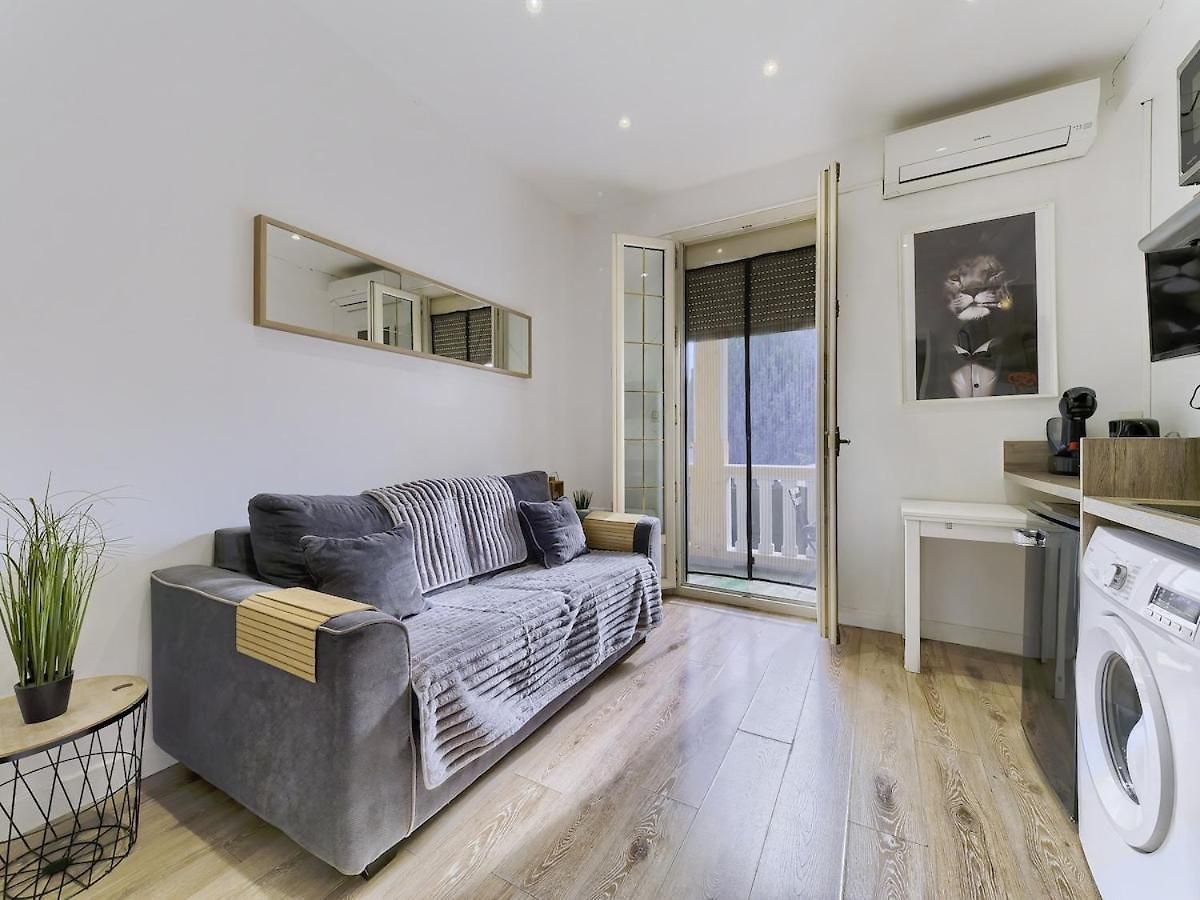 Promenade Des Anglais-2 Mins Walk To Beach- Charming Duplex -air Conditioning Wi-fi Appartement Nice