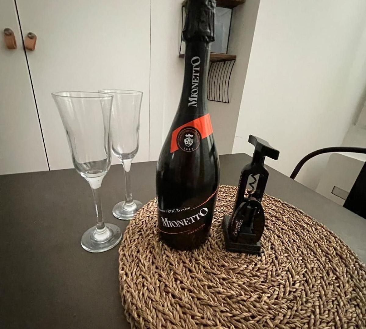 Appartement Bright Modern Studio, Port, Walk To Tram And Beach! *