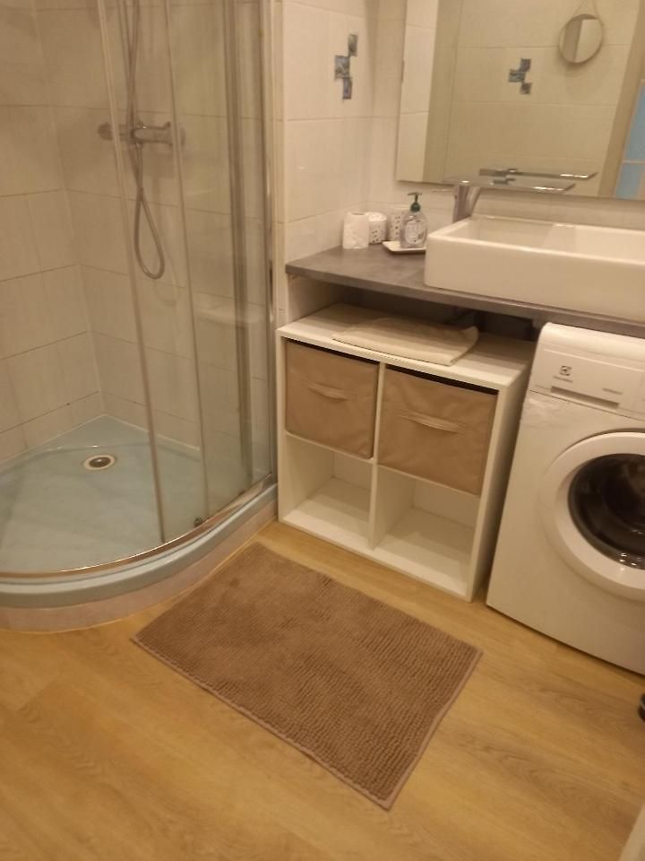 Appartement Bel Spacieux Avec Joli Balcon Arboré, Calme, Bien Situé, Centre *
