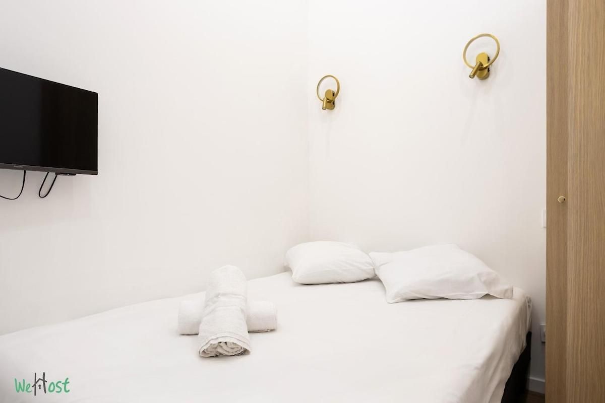 Wehost D2 - Smart & Chic Loft, 3 Mins To Beaches