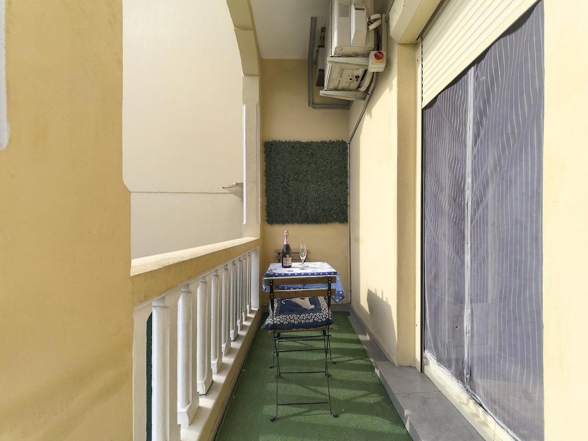 Appartement Promenade Des Anglais-2 Mins Walk To Beach- Charming Duplex -air Conditioning Wi-fi