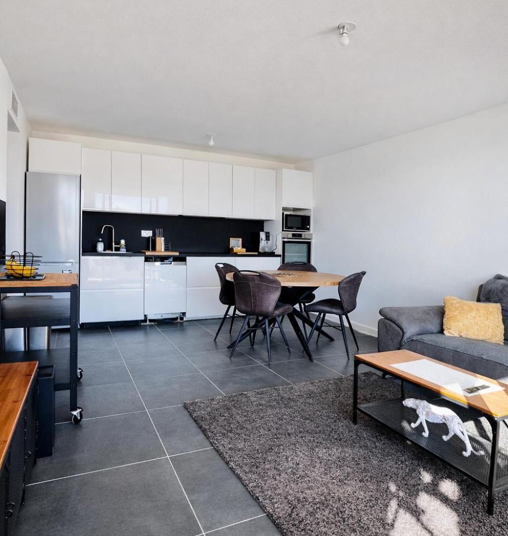 Apartment Luxury With Balcony & Rooftop