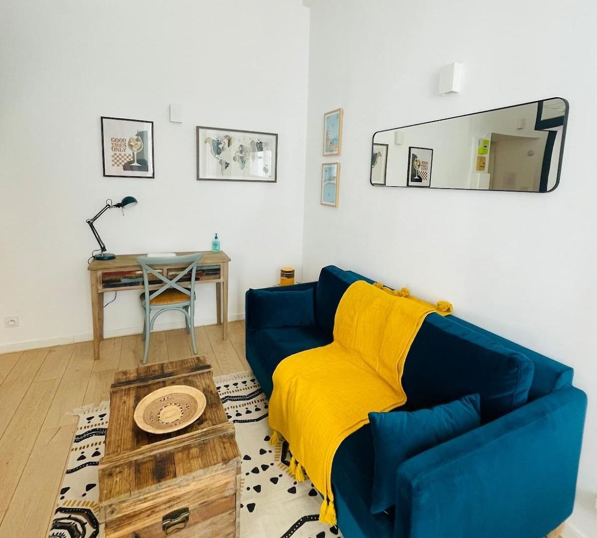 Bright Modern Studio, Port, Walk To Tram And Beach! Appartement Nice