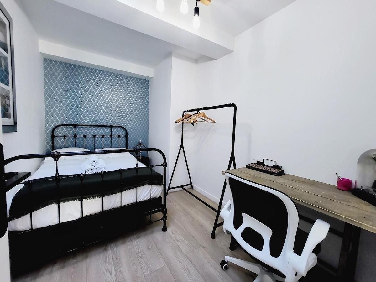 Aux Portes Du Vieux-nice - 2chambres / 4 Personnes - & A/c Apartment