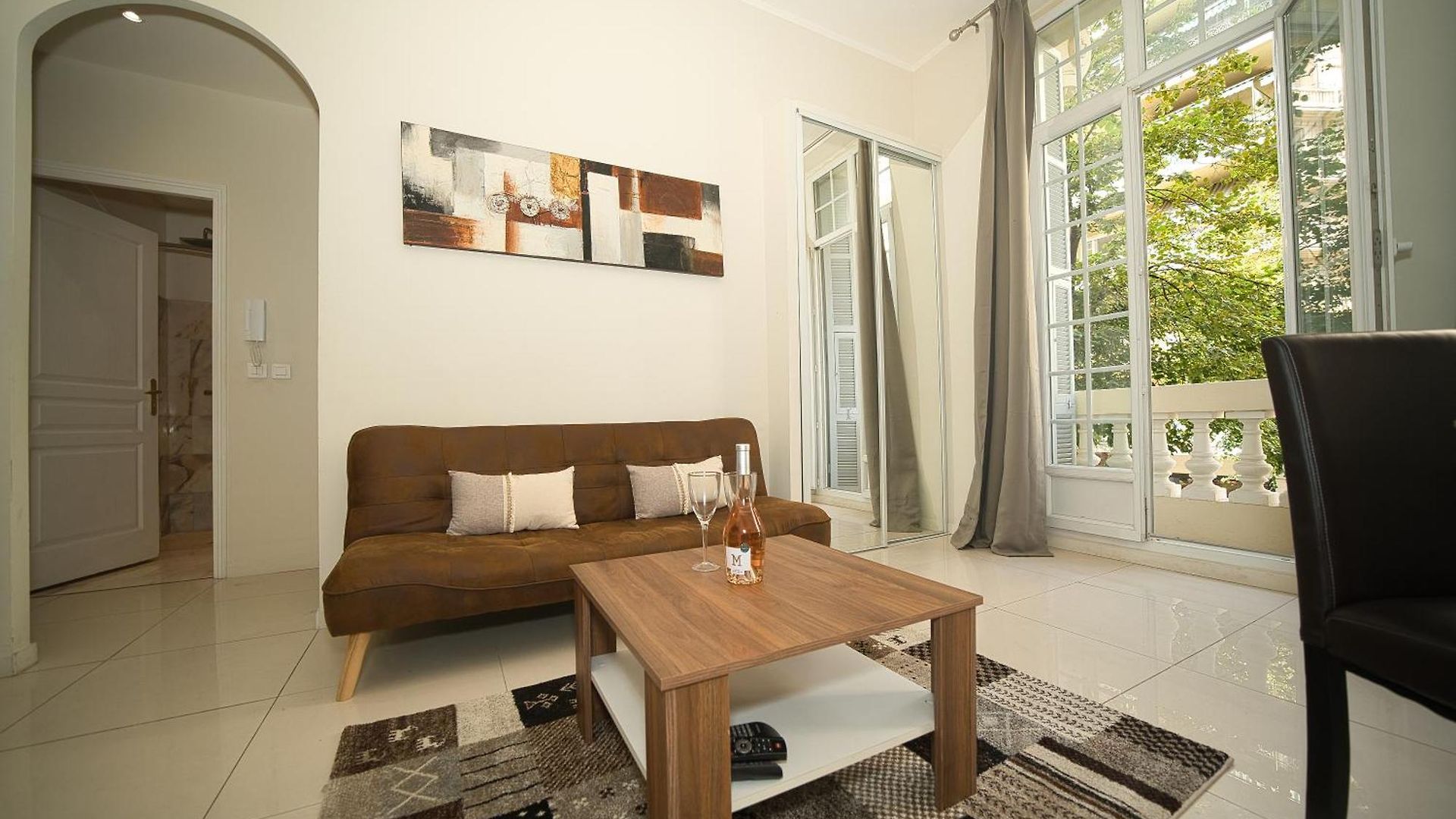 Appartement Stylish 1-bedroom Minutes From Beach&promenade