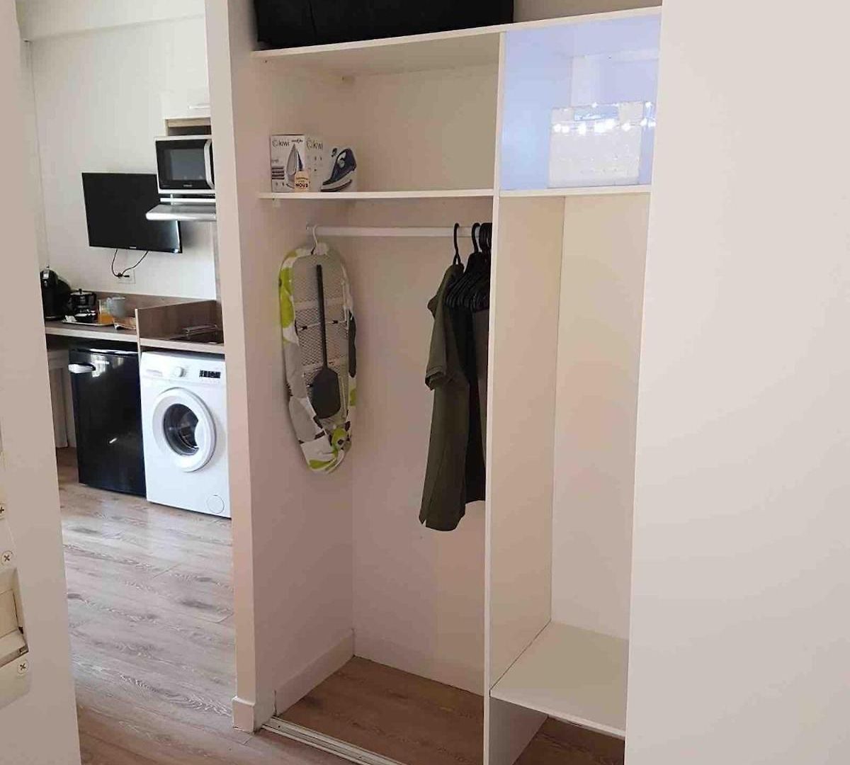 Appartement Promenade Des Anglais-2 Mins Walk To Beach- Charming Duplex -air Conditioning Wi-fi Nice
