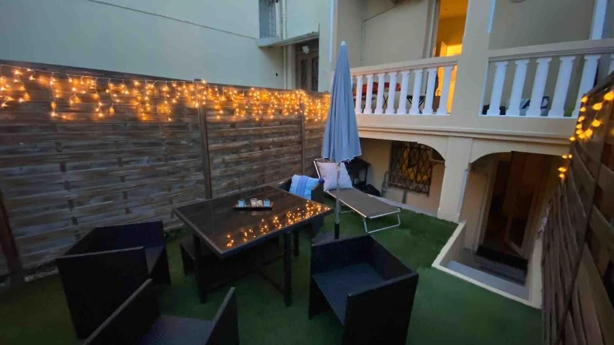 Appartement Promenade Des Anglais-2 Mins Walk To Beach- Charming Duplex -air Conditioning Wi-fi Nice