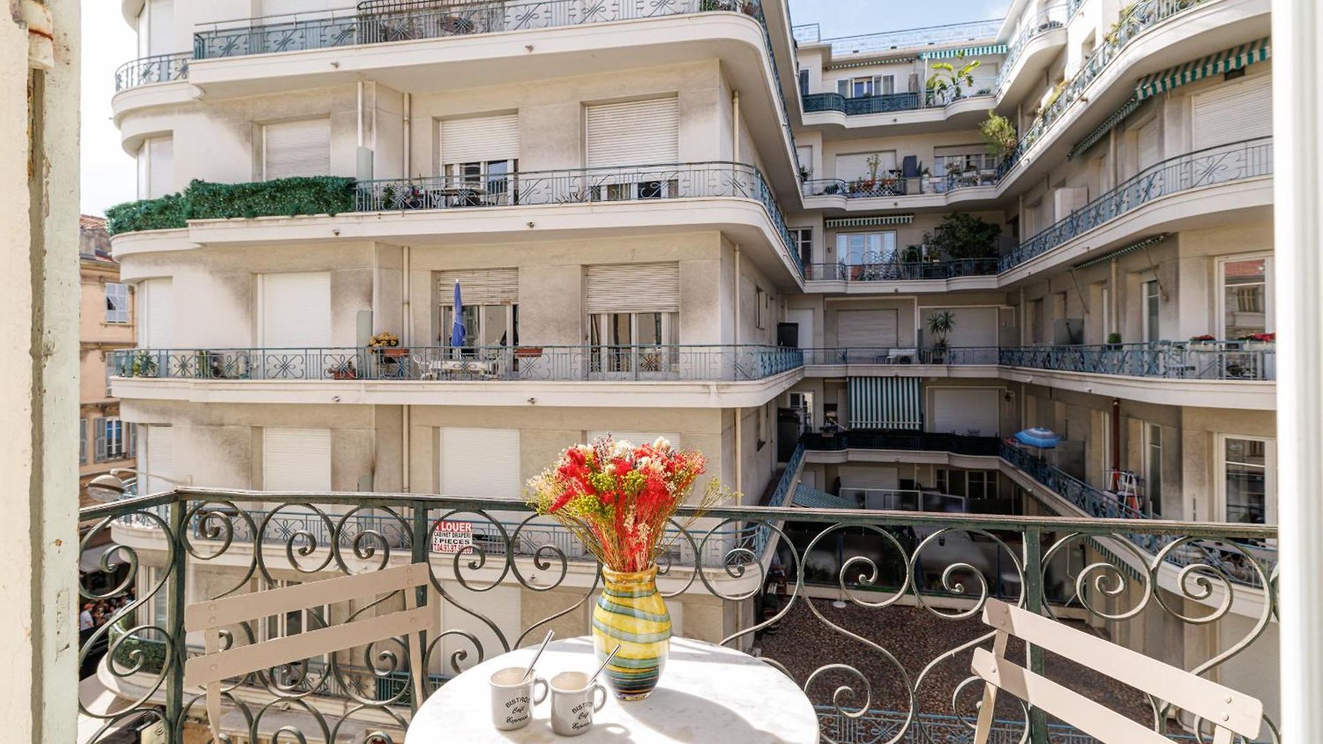 Wide & 3 Bdr - Ac & Balcony Apartment